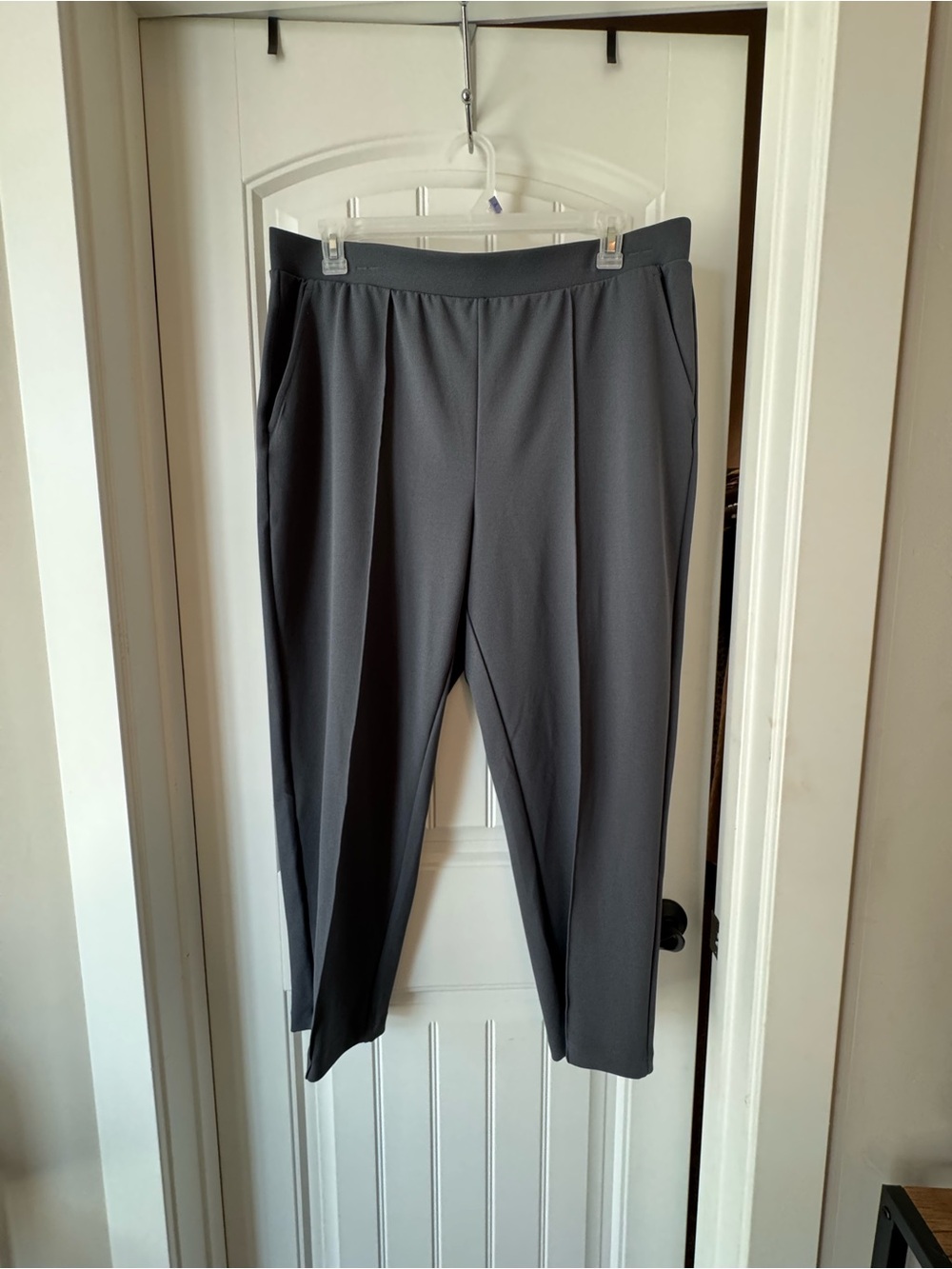 LOFT Charcoal Gray Pull-On Dress Pants